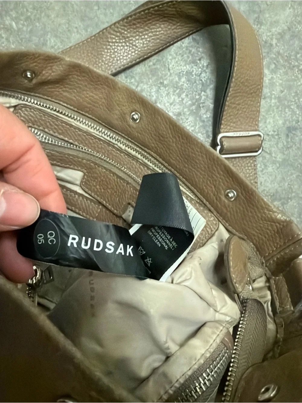 RUDSAK Taupe/Brown Pebbled Leather Shoulder Bag crossbody - Picture 9 of 9